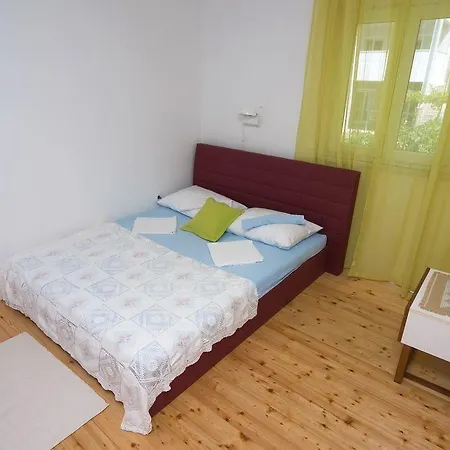 Aris Apartment *