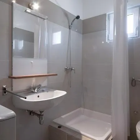 Aris Apartment Bol