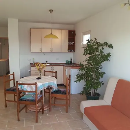 Aris Apartamento